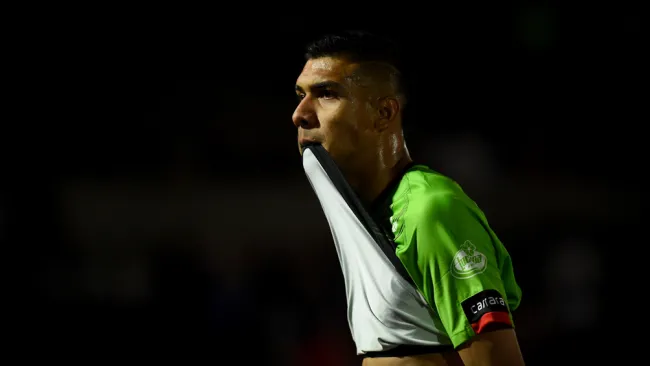 Jugador de Bravos, incrédulo ante el gol de Cruz Azul