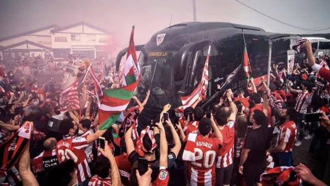 Afición del Athletic recibe a su equipo