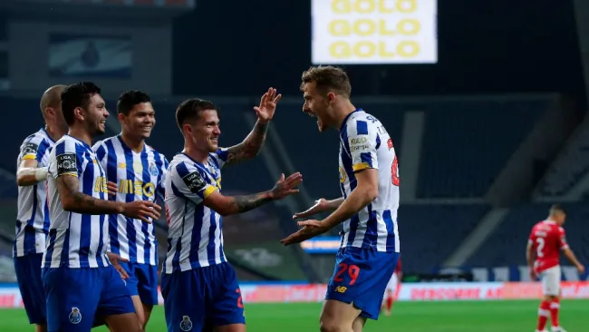 Tecatito Corona: Con asistencia del mexicano, Porto venció al Santa Clara en tiempo agregado