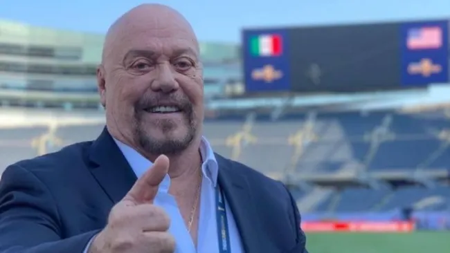 Perro Bermúdez presumió su nueva marca de ropa