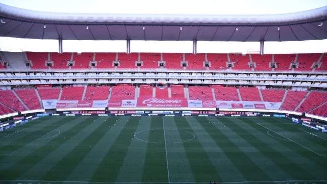 Estadio Akron se convirtió en centro de vacunación