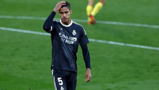 Raphael Varane durante un partido con el Real Madrid 