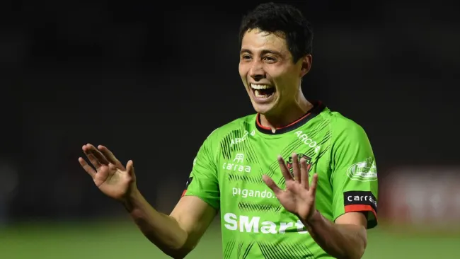 Francisco Contreras celebrando un gol con Juárez