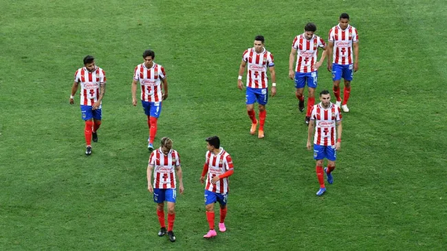 Jugadores de Chivas tras un partido
