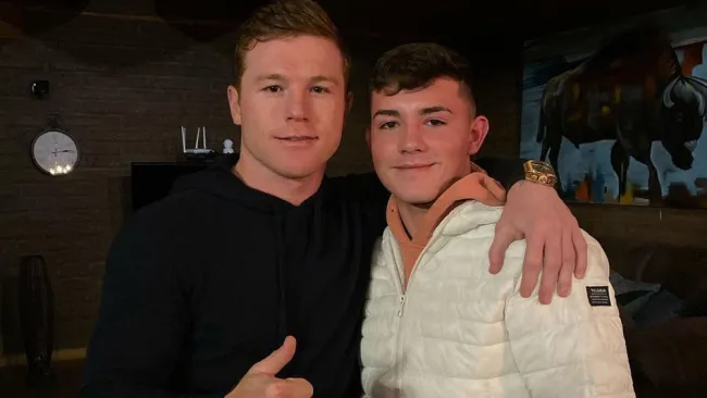 Canelo Álvarez, con su sobrino Johansen 