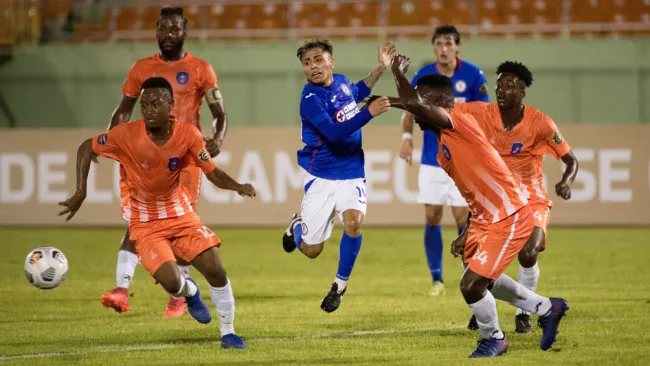 Acciones entre Cruz Azul y el Arcahaie