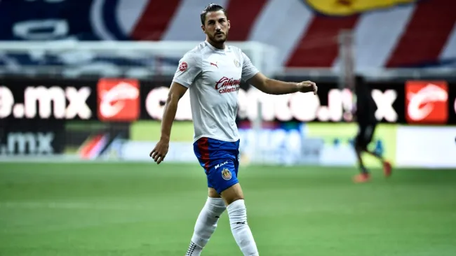 Chivas: Hiram Mier será operado y aún no tiene tiempo estimado de recuperación