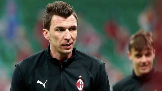 Mandzukic donó su salario de marzo 