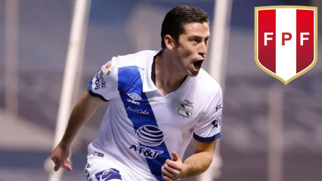 Santiago Ormeño en partido con Puebla 