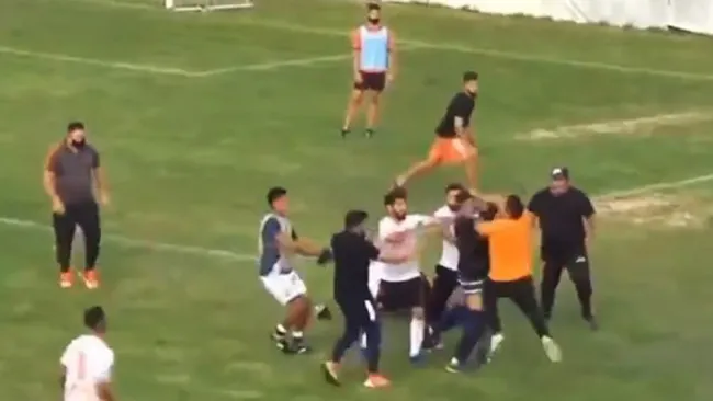 Intercambio de golpes tras juego del Berazategui y San Martín de Burzaco