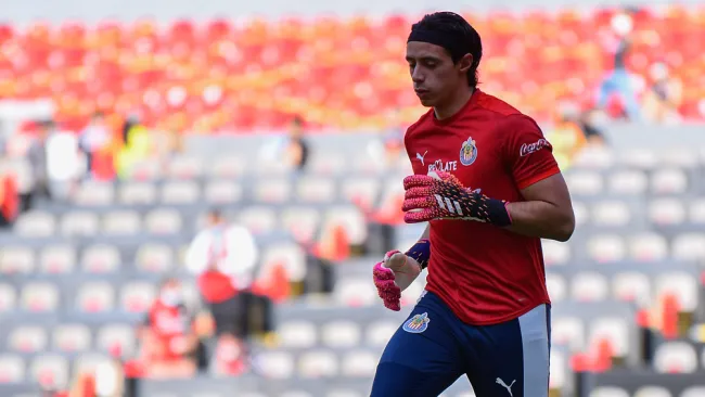 Toño Rodríguez, en calentamiento previo a Clásico Tapatío