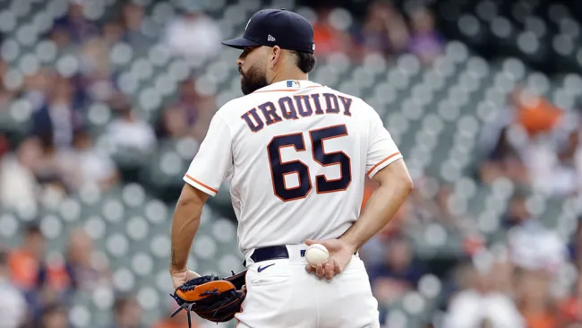 José Urquidy en el partido ante Seattle