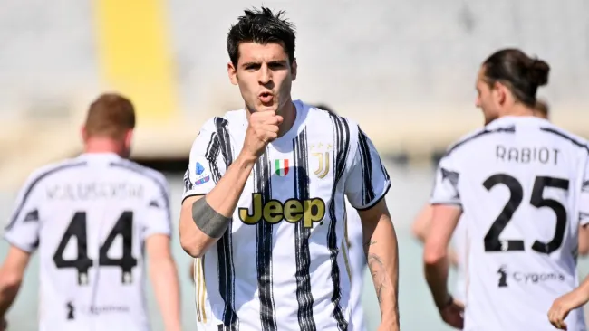 Álvaro Morata, delantero español, celebra gol con la Juventus