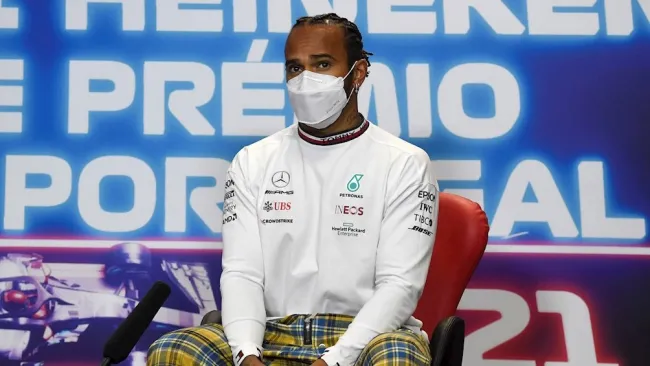 Lewis Hamilton en conferencia de prensa