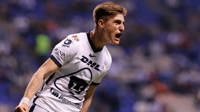 Facundo Waller en festejo con Pumas