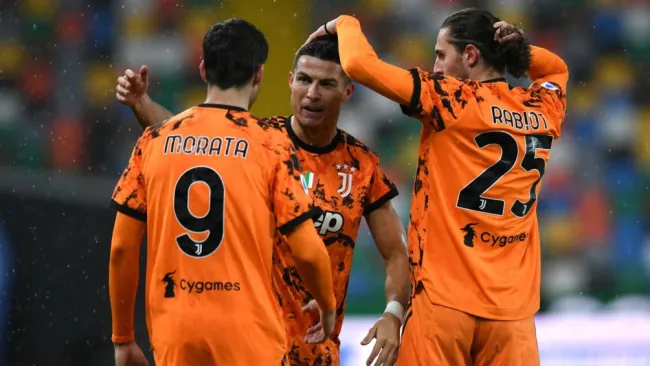 Jugadores de la Juventus celebran gol vs Udinese