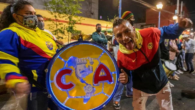 El Perro Rabioso posa para las cámaras