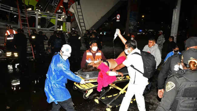 Usuaria del metro afectada tras accidente en L12