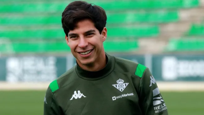 Diego Lainez en entrenamiento con el Real Betis