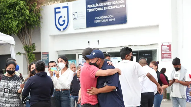 Familiares de las víctimas del accidente en la Línea 12