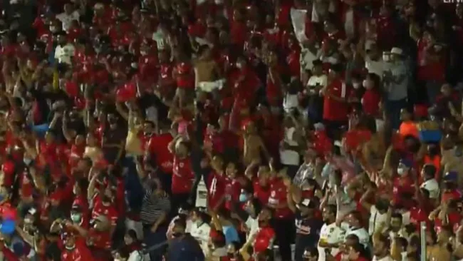 Afición de Irapuato apoya a su equipo 