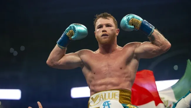 Canelo Álvarez tras vencer a Saunders