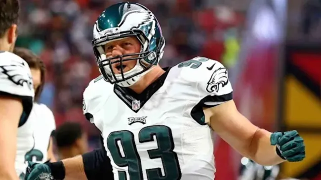 Exjugador de NFL rescató hombre de un vehículo en llamas