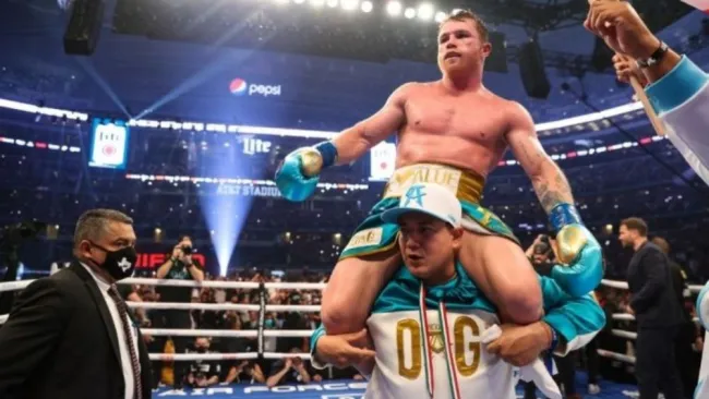 Canelo Álvarez tras derrotar a Saunders 
