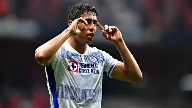 Cruz Azul: Toluca analiza pedir inhabilitación para Luis Romo tras fractura de Rigonato