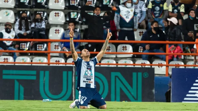 Felipe Pardo celebrando un gol ante América