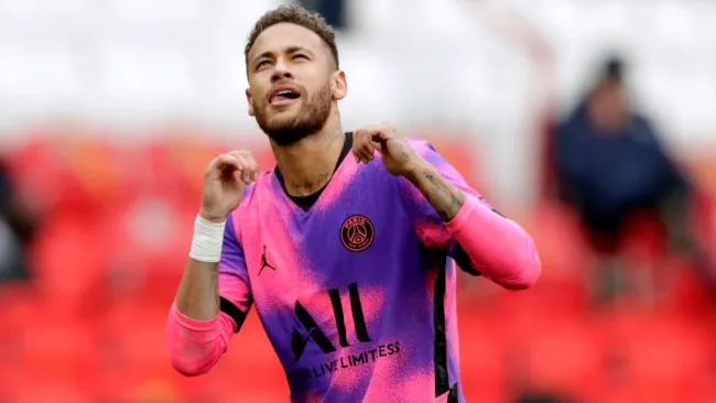 Neymar en un partido con el París Saint-Germain