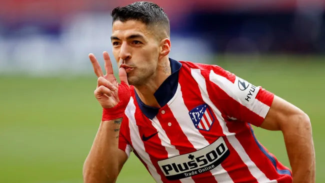 Luis Suárez festeja una anotación con el Atlético de Madrid 