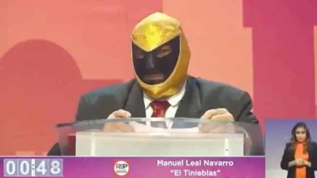 Tinieblas durante debate por la Venustiano Carranza