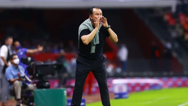 Juan Reynoso en victoria ante Pachuca