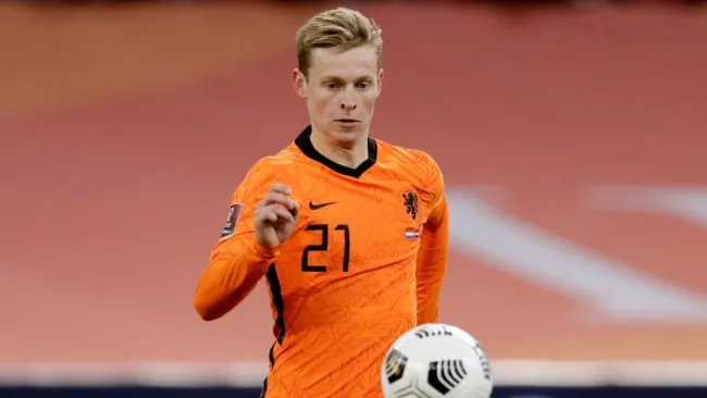Frenkie de Jong en acción con la Naranja Mecánica
