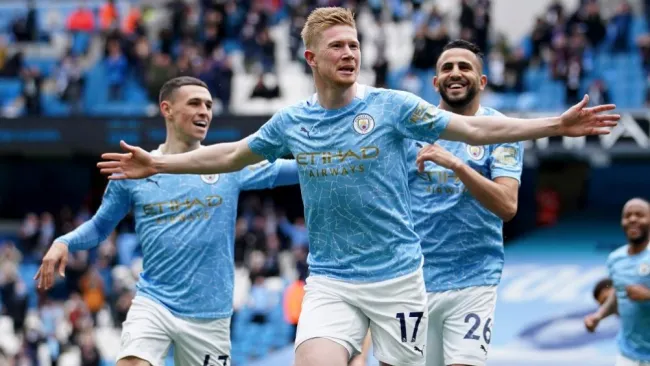 Jugadores del Manchester City festejando un gol a favor