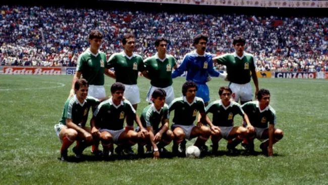 Jugadores del Tri, antes de un juego en el Azteca