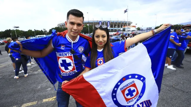 Aficionados de Cruz Azul previo a la Final de Vuelta
