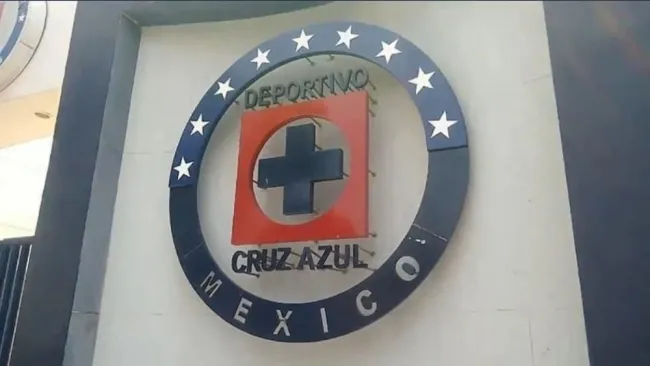 Escudo de Cruz Azul con la novena estrella