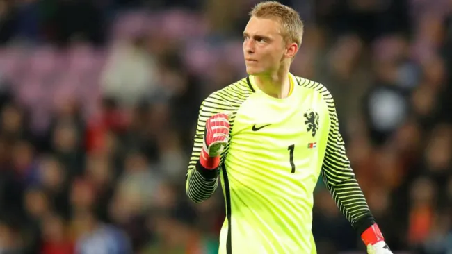 Jasper Cillessen durante un duelo con Países Bajos 