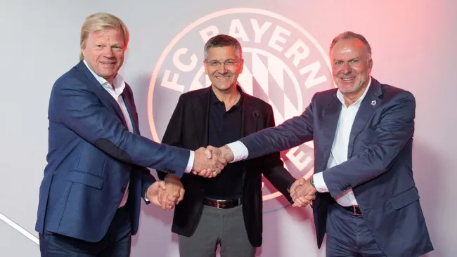 Rummenigge y Oliver Kahn tras anunciar su salida 