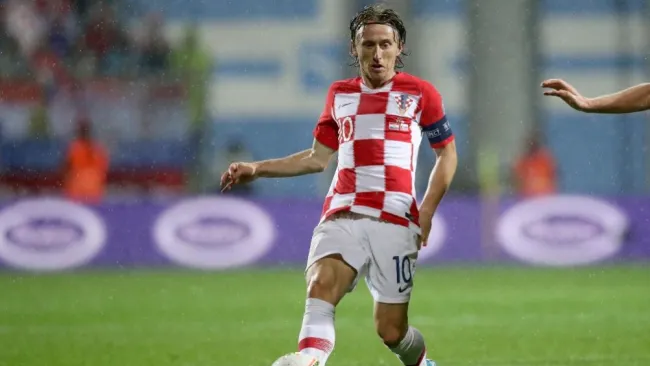 Luka Modric en acción con Croacia