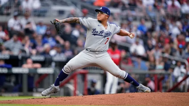 Julio Urías en un partido con los Dodgers