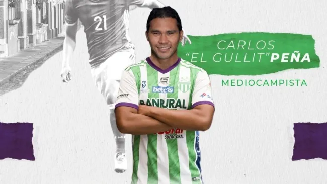 Carlos Peña con el Antigua FC