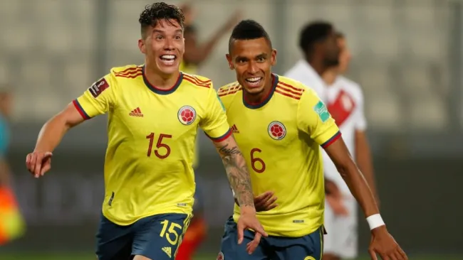 William Tesillo y Uribe festejando un gol a favor de Colombia