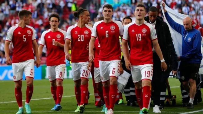 Jugadores de Dinamarca durante el partido