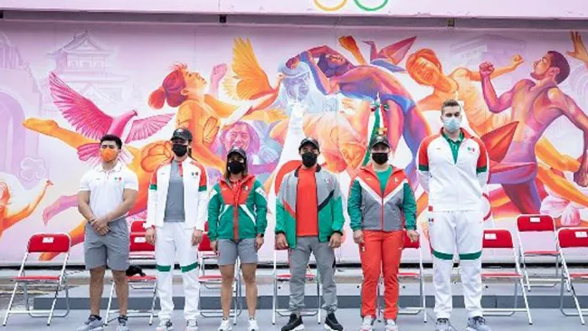Integrantes del equipo olímpico en presentación de uniformes deportivos