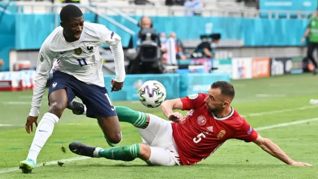 Dembélé en acción con la selección de Francia frente a Hungría