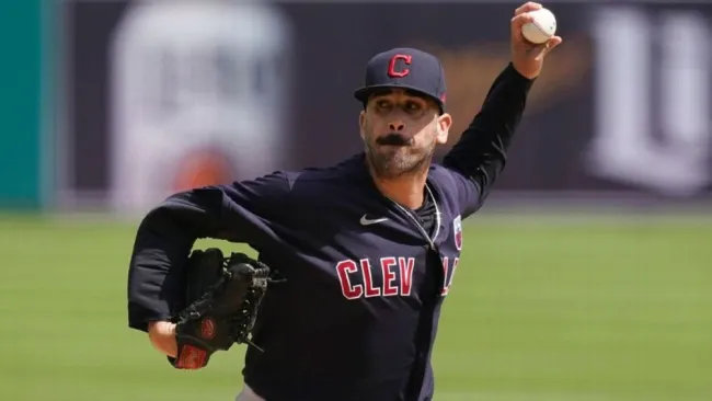 Oliver Pérez en acción con los Cleveland Indians