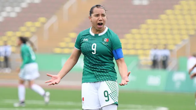  Charlyn Corral en un partido con Selección Mexicana 
